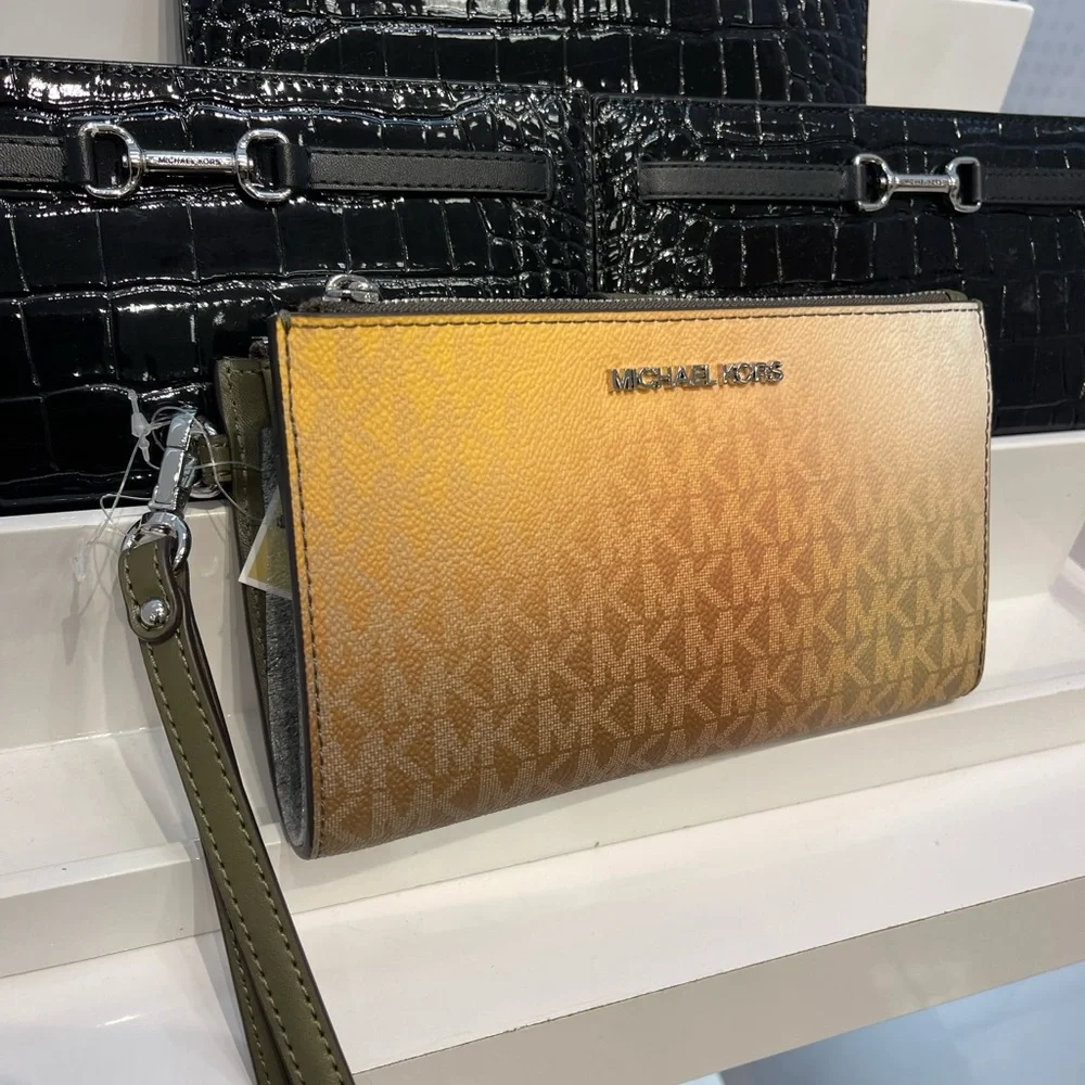 MICHAEL KORS Jet Set Lg Ombré Signature Logo Double Zip Wristlet Wallet Olive